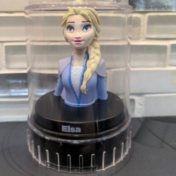 PODZ ELSA FROZEN TOPPER JUICE BOTTLE COLLECTIBLE STACKABLE FIGURINE - Picture 1 of 5